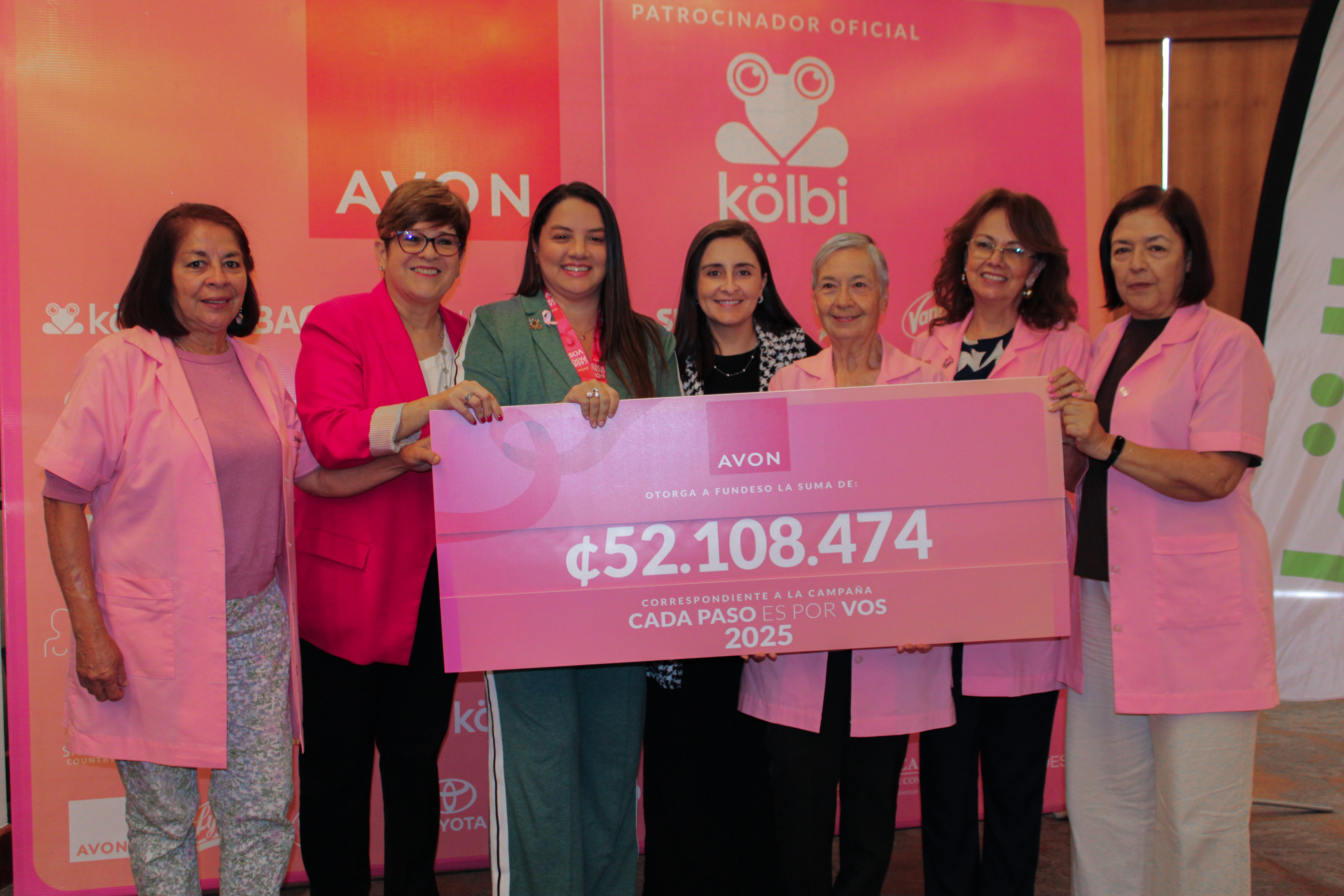 Entrega de donación FUNDESO - Carrera Avon 2025